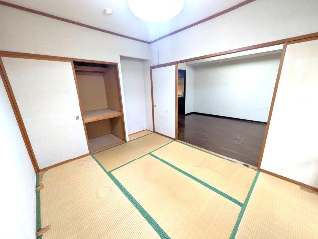 リビング以外の居室  写真撮影日：2025-10-06