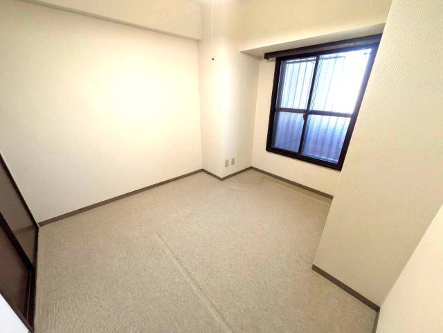 リビング以外の居室  写真撮影日：2025-10-06