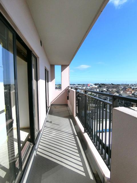 バルコニー  写真撮影日：2025-10-17