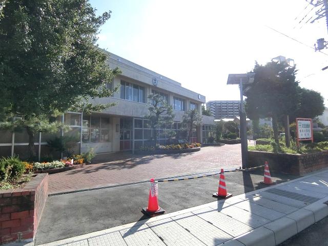 名取市立増田小学校 1490m 写真撮影日：2025-10-17