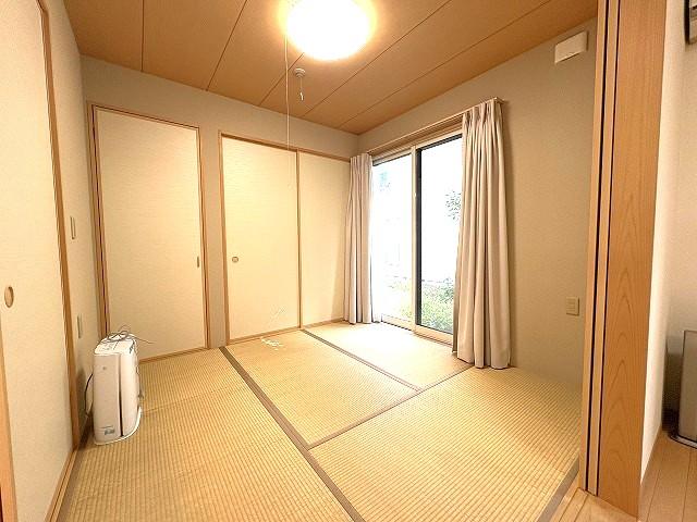 リビング以外の居室  写真撮影日：2025-10-17