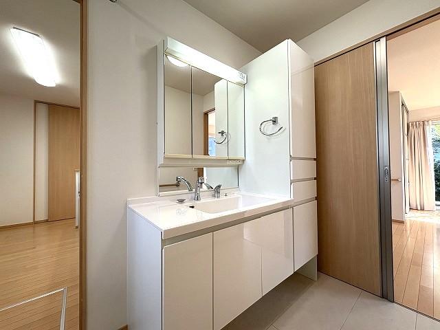 洗面台・洗面所  写真撮影日：2025-10-17