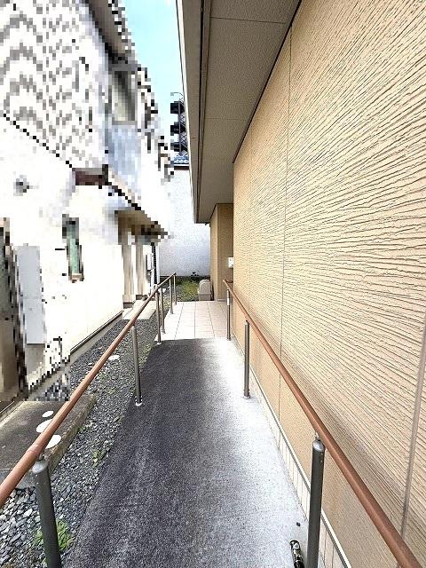 玄関  写真撮影日：2025-10-17