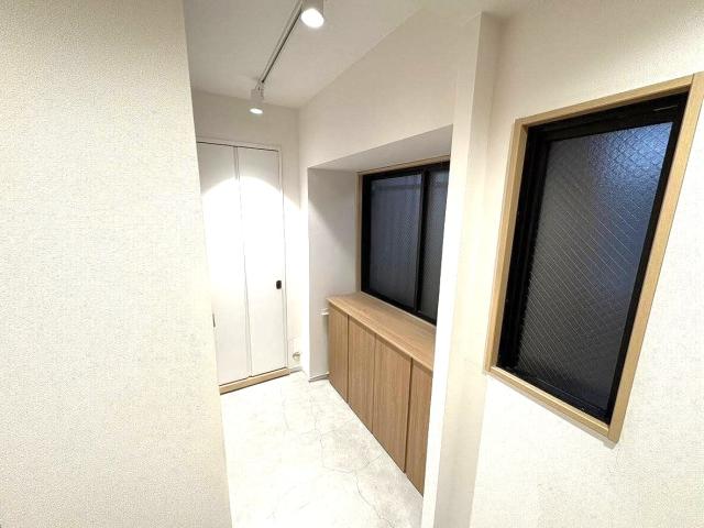 玄関  写真撮影日：2025-11-15