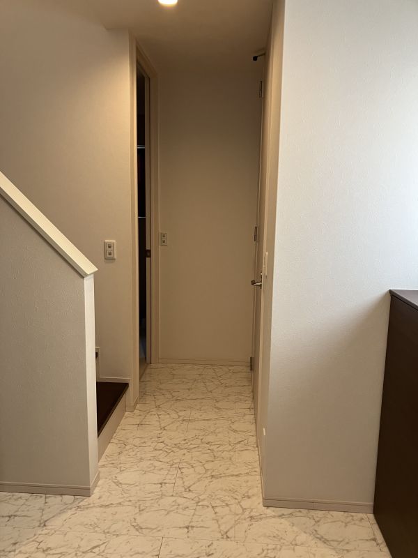 玄関 写真撮影日：12/4/25, 12:00 AM