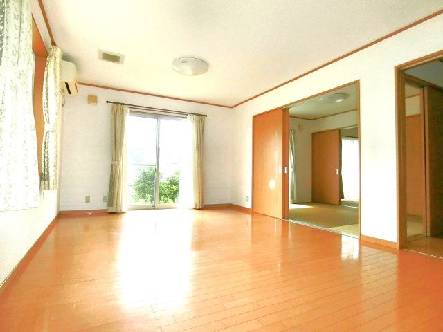 リビング  写真撮影日：2026-08-01