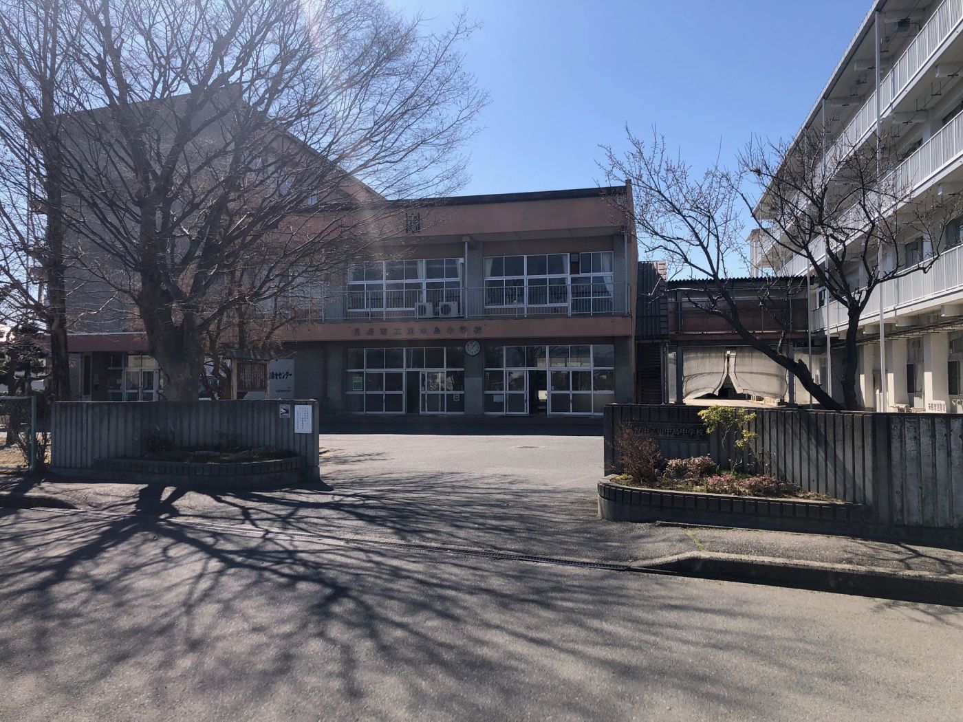市立川中島中学校　徒歩23分（約1,800m）