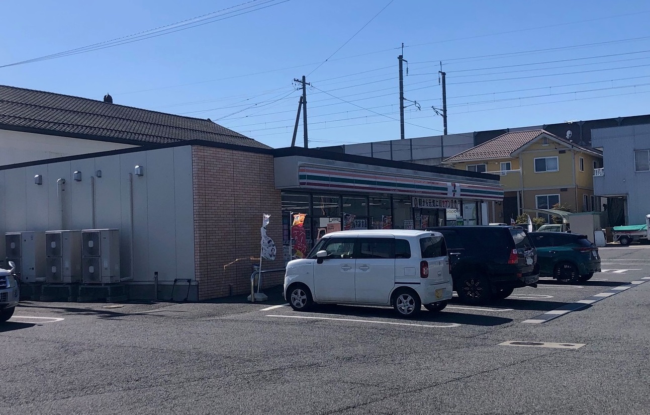 セブンイレブン長野川中島駅前店　徒歩5分（約380m）