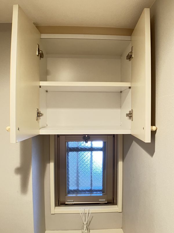 トイレ吊戸棚 写真撮影日：4/6/25, 12:00 AM