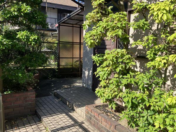 玄関  写真撮影日：2024-10-13