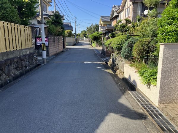 前面道路含む現地写真  写真撮影日：2024-10-13