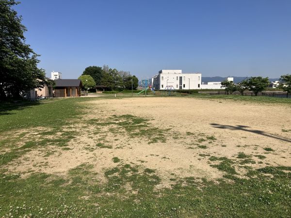 尺土地ふれあい公園 380m 写真撮影日：2024-05-11 