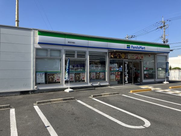 ファミリーマート高田市場店 1320m 写真撮影日：2024-05-11 