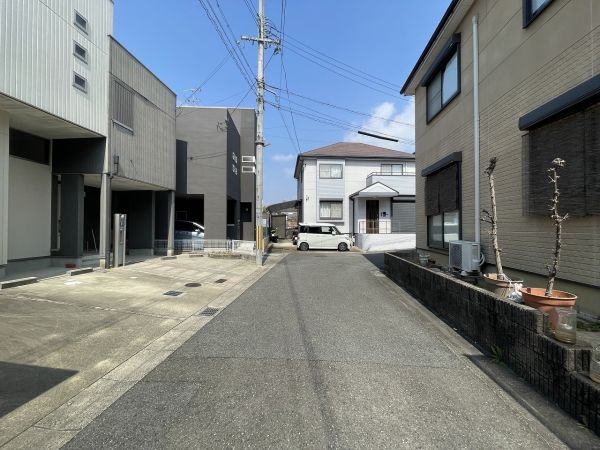 前面道路含む現地写真  写真撮影日：2025-03-21