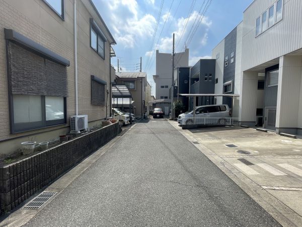 前面道路含む現地写真  写真撮影日：2025-03-21