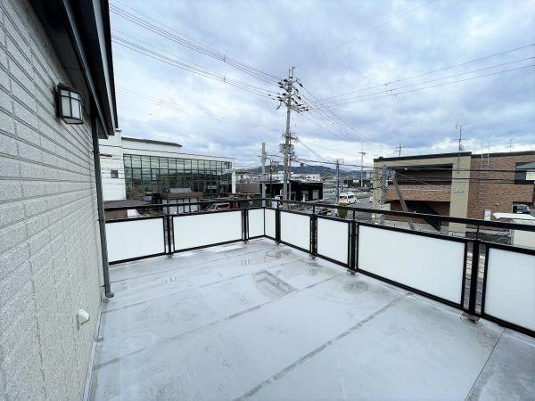 バルコニー  写真撮影日：2025-04-13