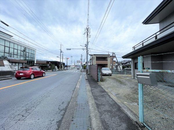 前面道路含む現地写真  写真撮影日：2025-04-13