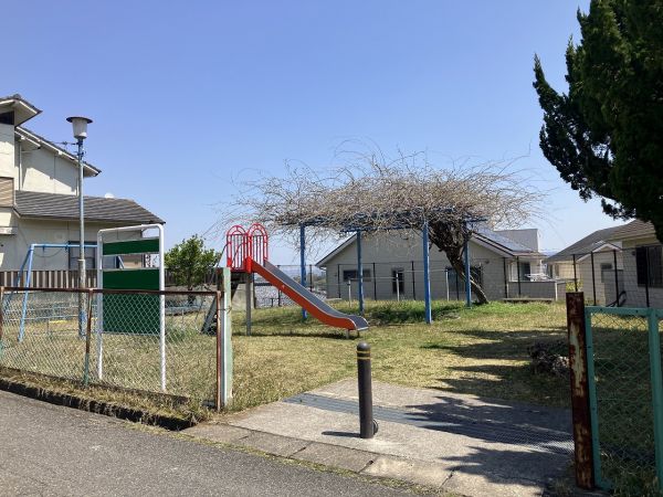 鳥見第7号街区公園 370m 写真撮影日：2025-04-17 