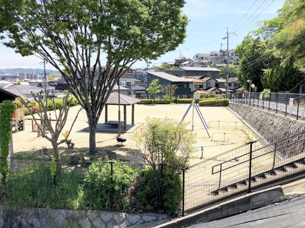 西松ヶ丘児童公園 230m 写真撮影日：2025-05-08 