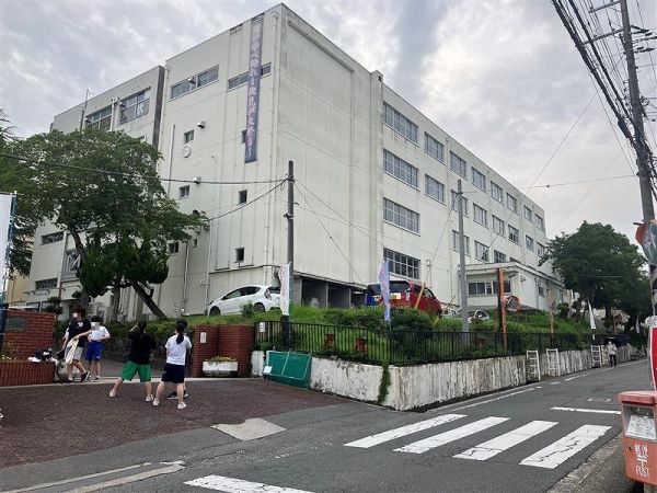伏見中学校 830m 写真撮影日：2025-05-11 