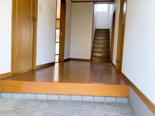 玄関  写真撮影日：2025-06-07