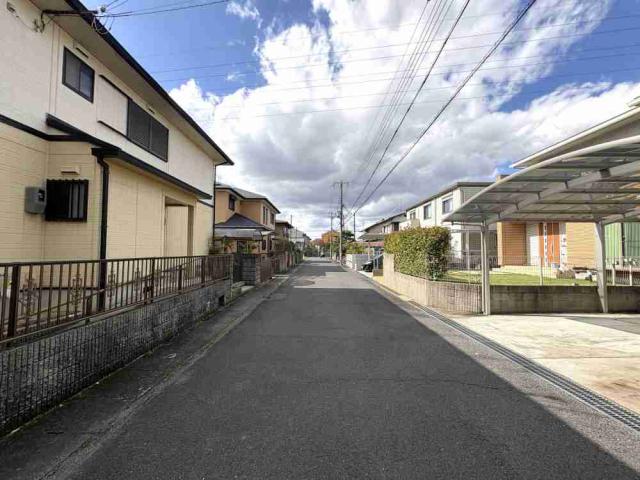 前面道路含む現地写真  写真撮影日：2025-11-01