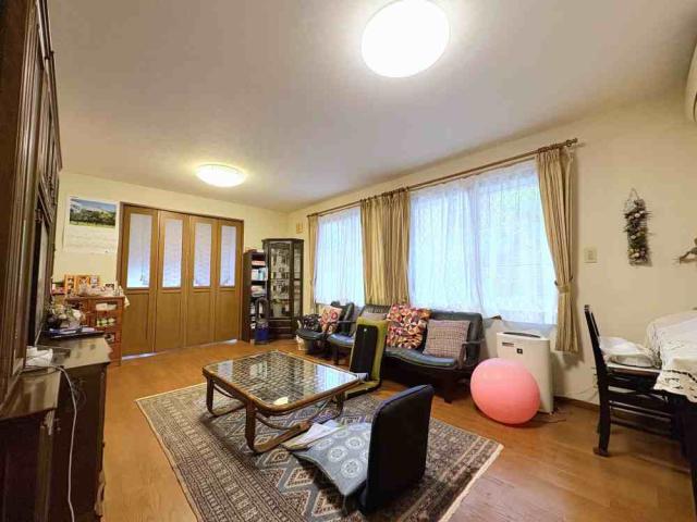 リビング  写真撮影日：2025-11-09