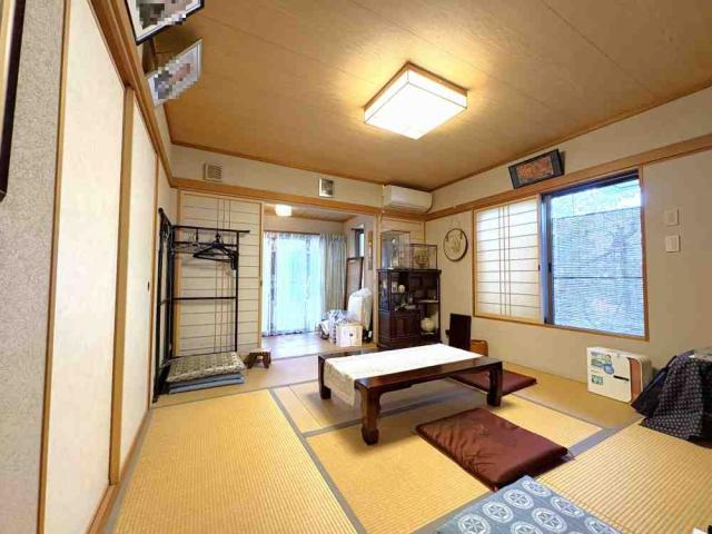 リビング以外の居室  写真撮影日：2025-11-09