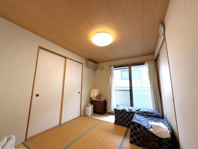 リビング以外の居室  写真撮影日：2025-11-09