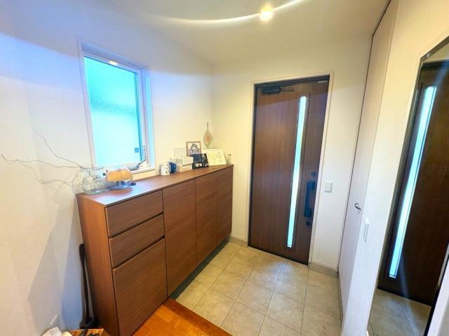 玄関  写真撮影日：2025-11-23