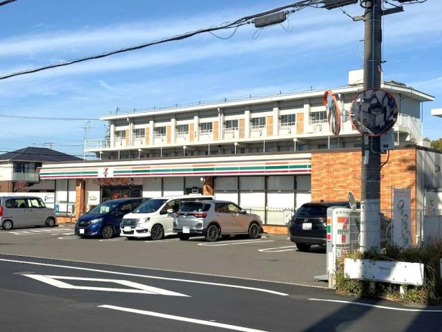 セブンイレブン奈良法蓮町店 620m 写真撮影日：2025-11-23