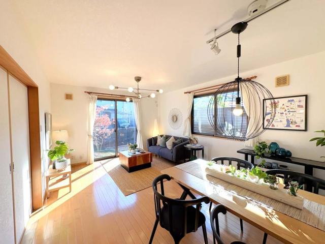 リビング  写真撮影日：2025-11-20