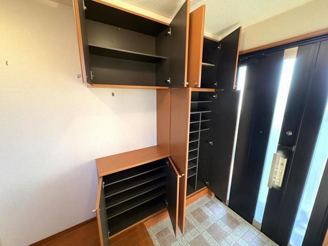 玄関  写真撮影日：2025-12-19