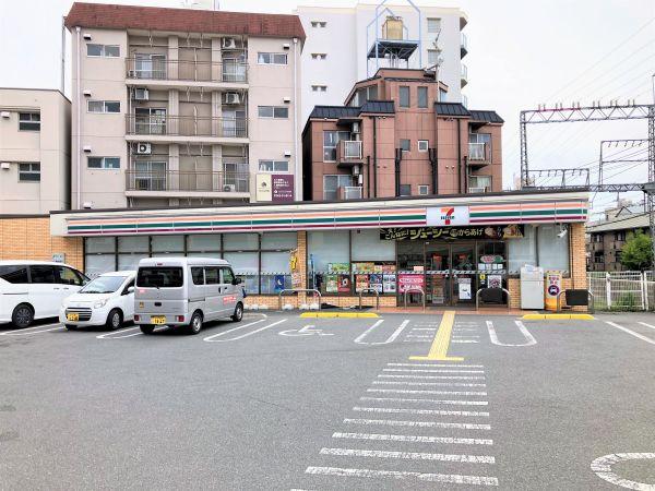 セブンイレブン奈良西大寺本町店 20m 写真撮影日：2025-05-11