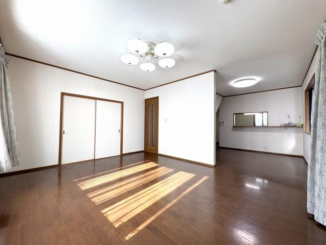 リビング  写真撮影日：2025-12-23