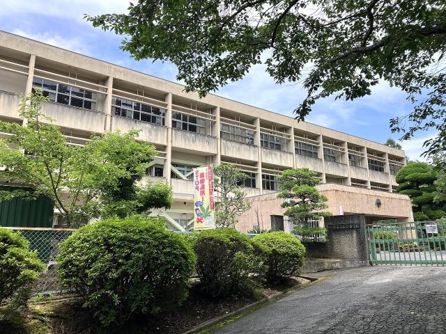 畝傍中学校 1600m 写真撮影日：2025-10-03