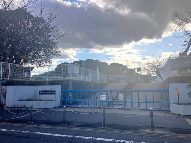 畝傍南小学校 820m 写真撮影日：2026-05-21