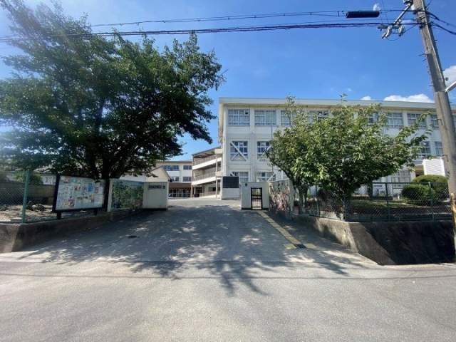 あやめ池小学校 2200m 写真撮影日：2026-05-30