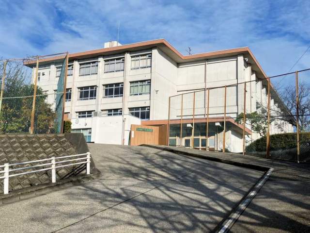 富雄南中学校 610m 写真撮影日：2026-06-05