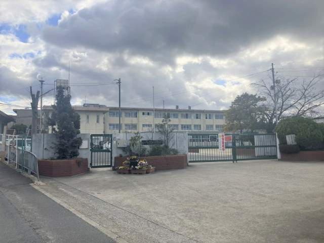 三碓小学校 1100m 写真撮影日：2026-06-05