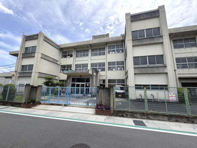 五位堂小学校 210m 写真撮影日：2026-05-09