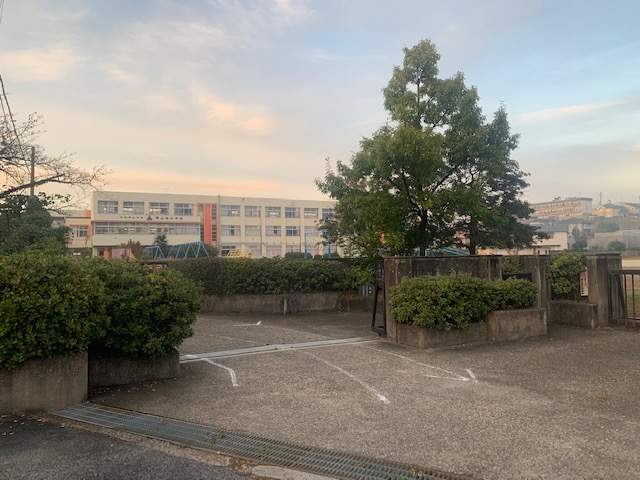 郡山西小学校 940m 写真撮影日：2026-07-05
