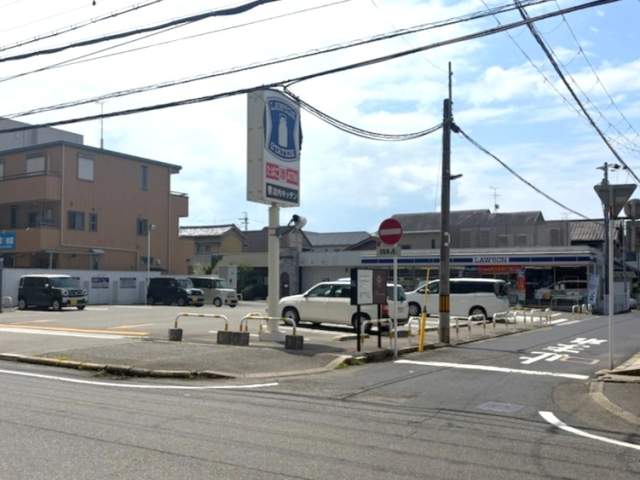 ローソン奈良三条添川店 90m 写真撮影日：2026-07-31