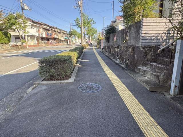 前面道路含む現地写真  写真撮影日：2026-10-17