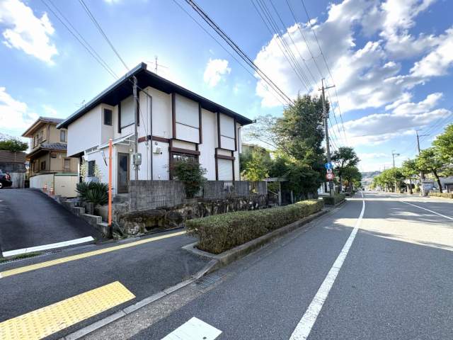 前面道路含む現地写真  写真撮影日：2026-10-17