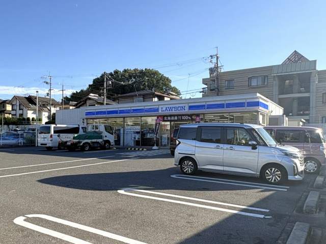 ローソン学研北生駒駅前店 460m 写真撮影日：2026-10-17