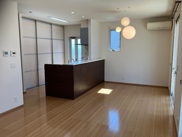 リビング 写真撮影日：6/5/25, 12:00 AM