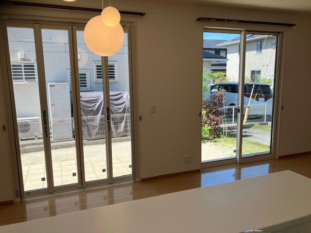 リビング窓側 写真撮影日：6/5/25, 12:00 AM