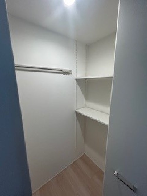 ウォークインクローゼット 写真撮影日：10/10/25, 12:00 AM