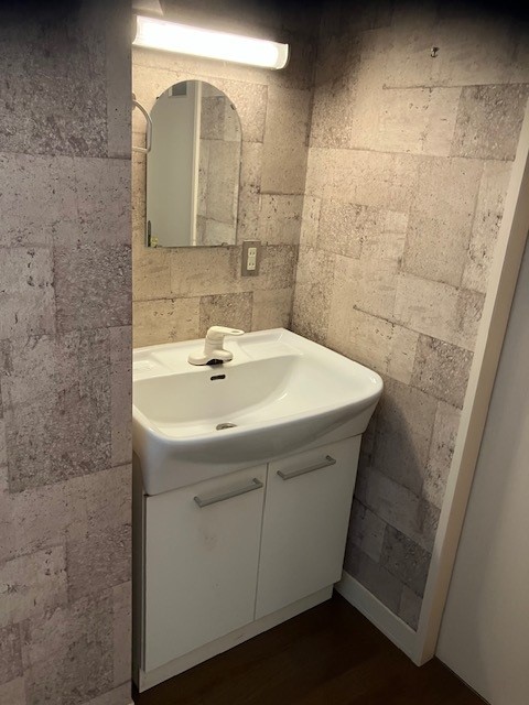 １階・洗面化粧台